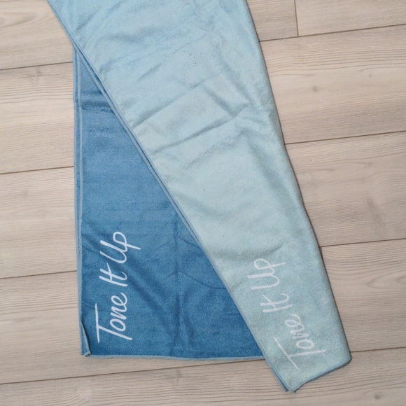 Tone It Up Ombre Blue Yoga Towel Flex Band Bundle - Picture 4 of 7